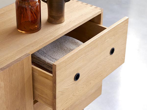 Meubles en bois massif