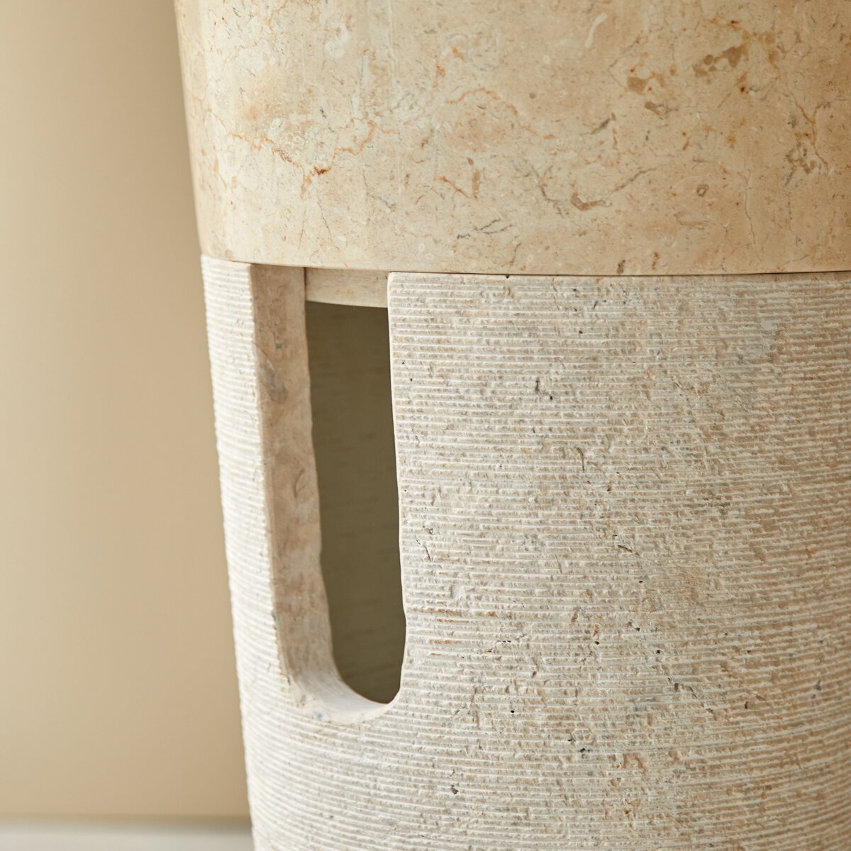 Koni - Vasque sur pied en marbre cream Koni - Vasque sur pied en marbre cream