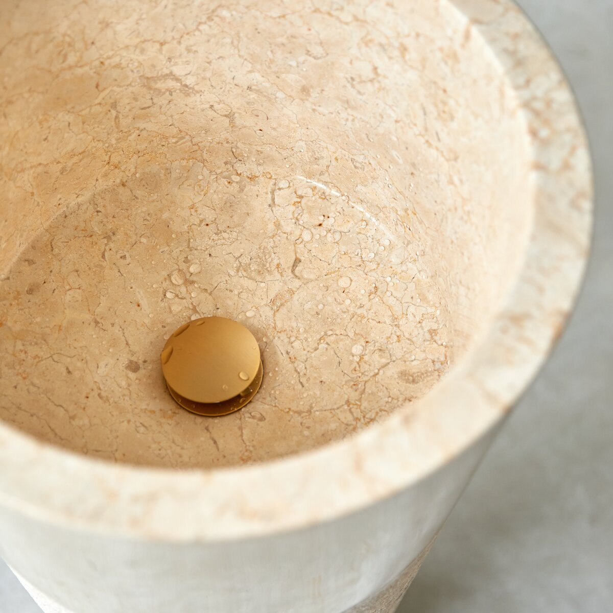 Koni - Lavabo con pie de mármol cream Koni - Lavabo con pie de mármol cream
