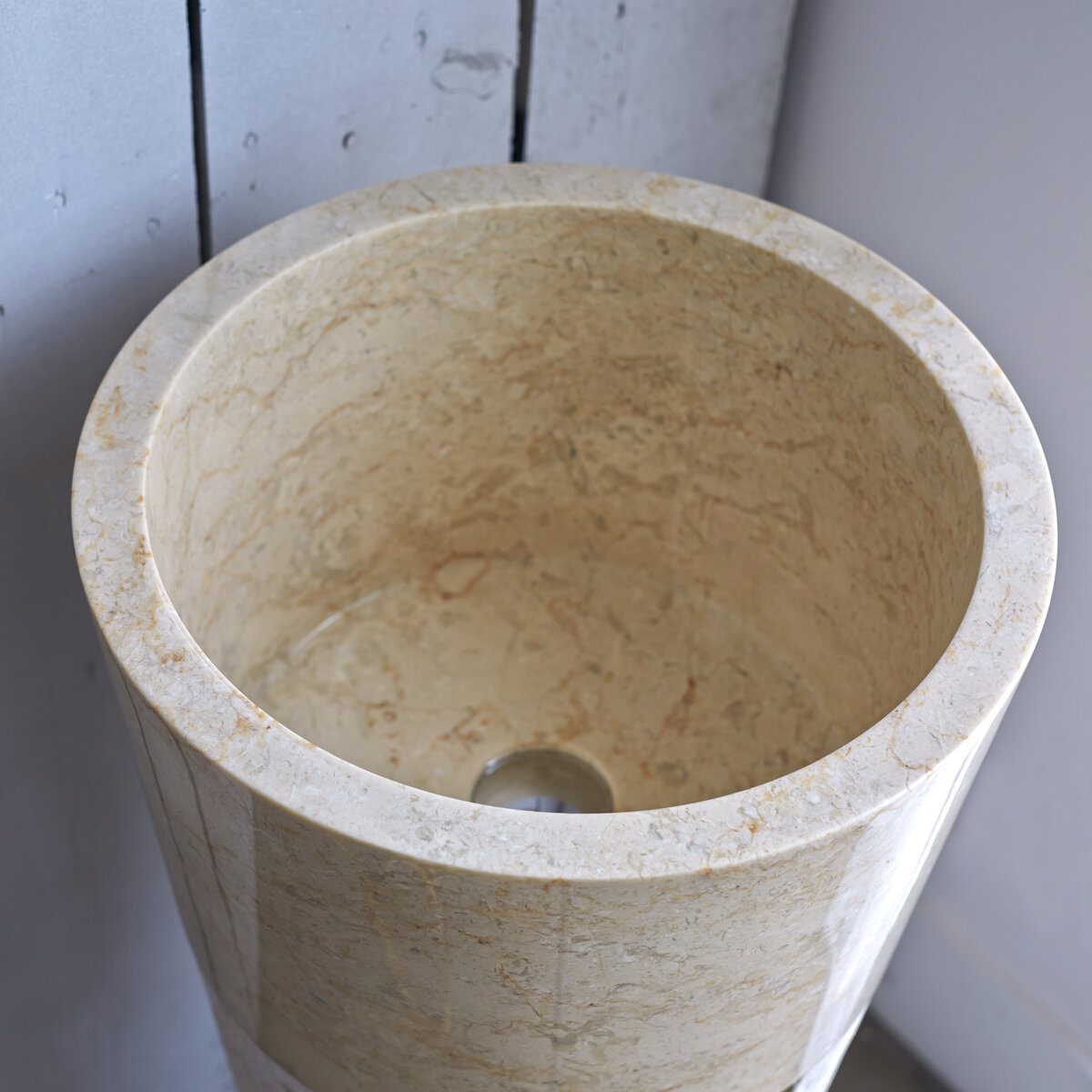 Koni - Standwaschbecken aus Marmor cream Koni - Standwaschbecken aus Marmor cream