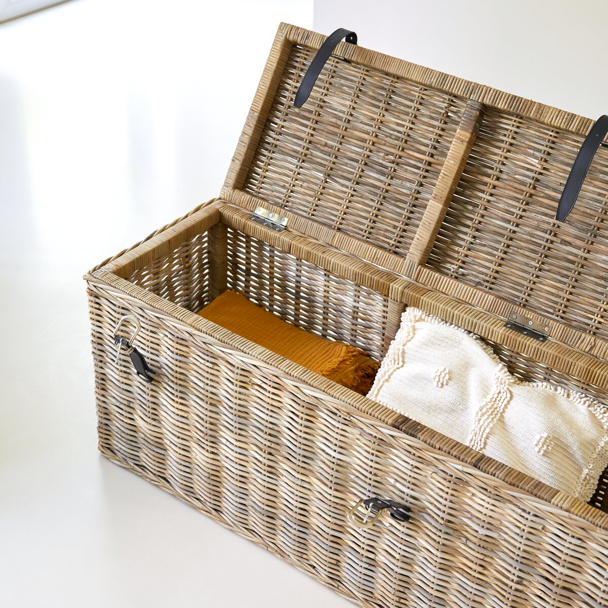 Extra large wicker on sale blanket box