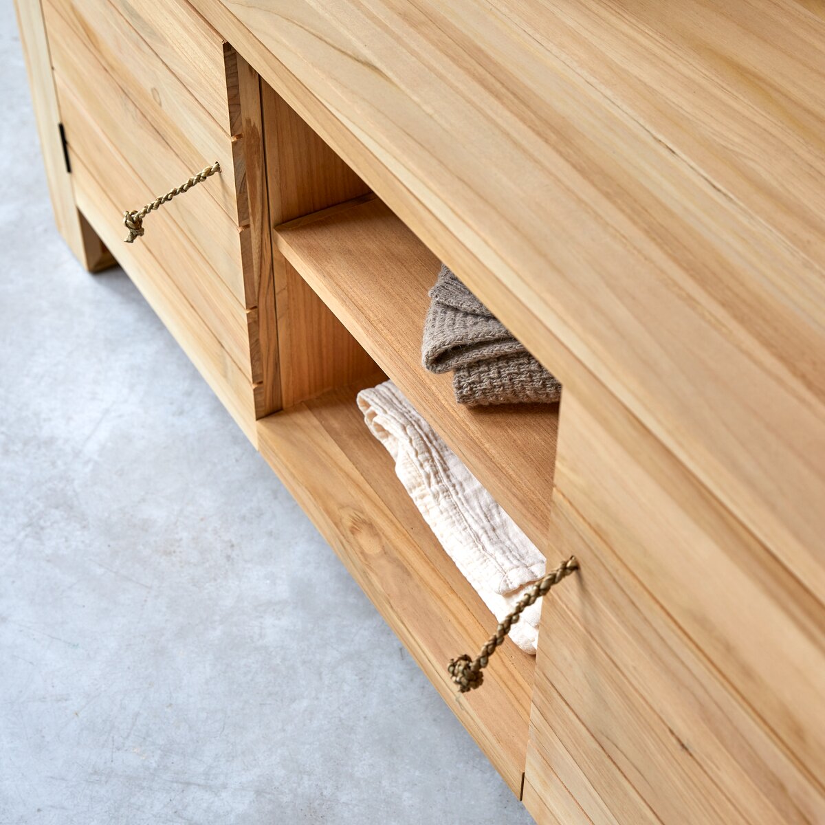 Minimalys - TV Schrank aus massivem Teakholz 155 cm Minimalys - TV Schrank aus massivem Teakholz 155 cm