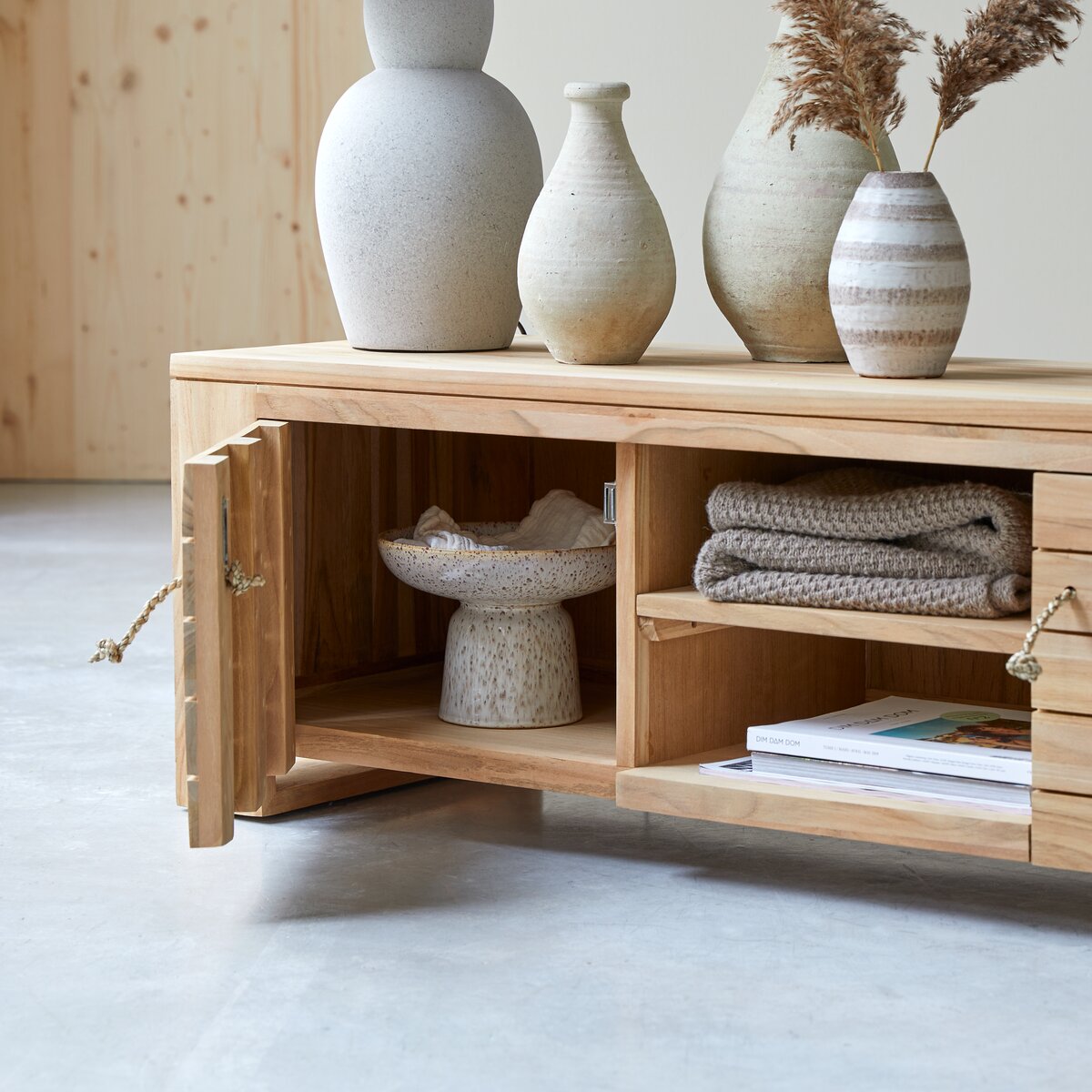 Minimalys - TV Schrank aus massivem Teakholz 135 cm Minimalys - TV Schrank aus massivem Teakholz 135 cm