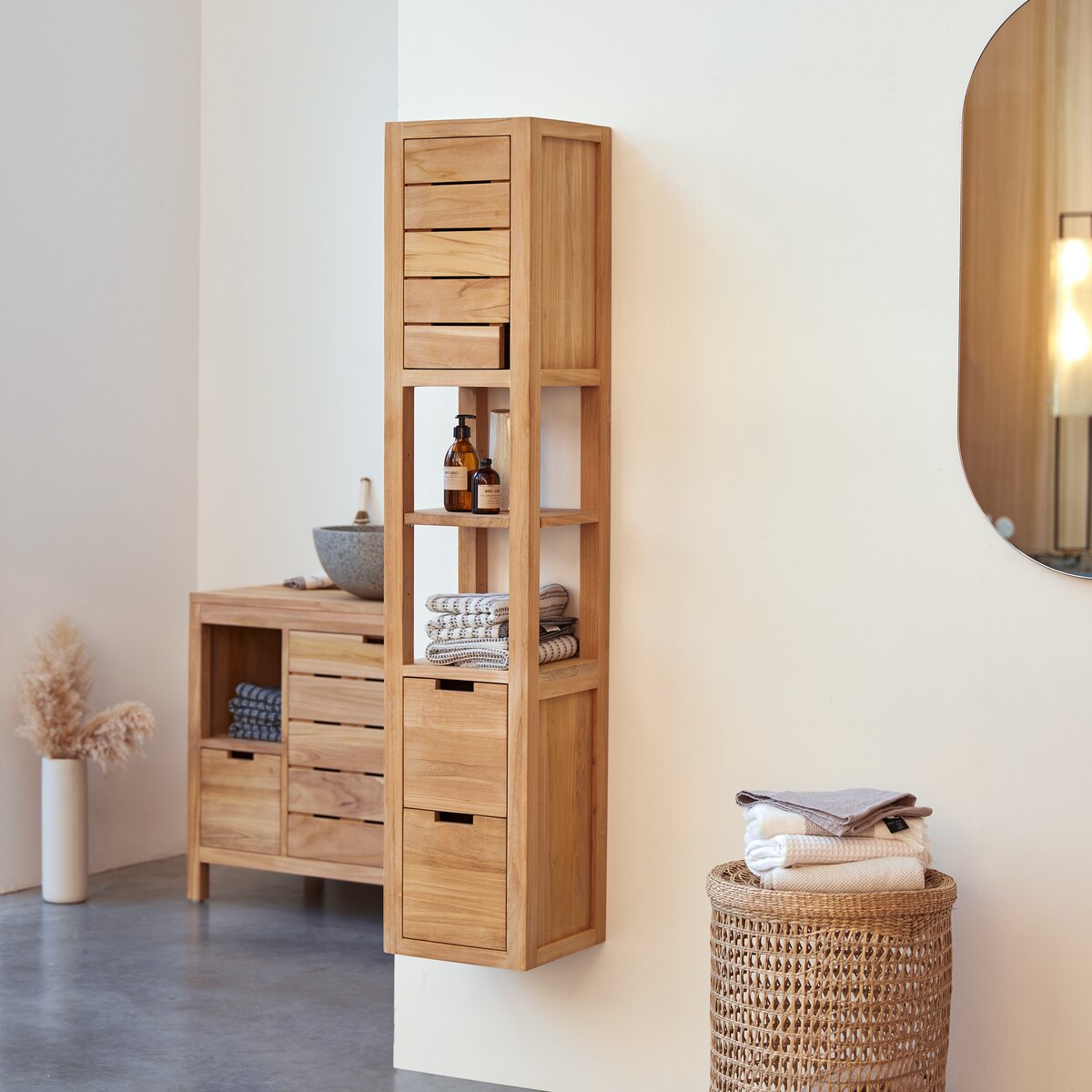 Serena - Hochschrank aus massivem Teak Serena - Hochschrank aus massivem Teak