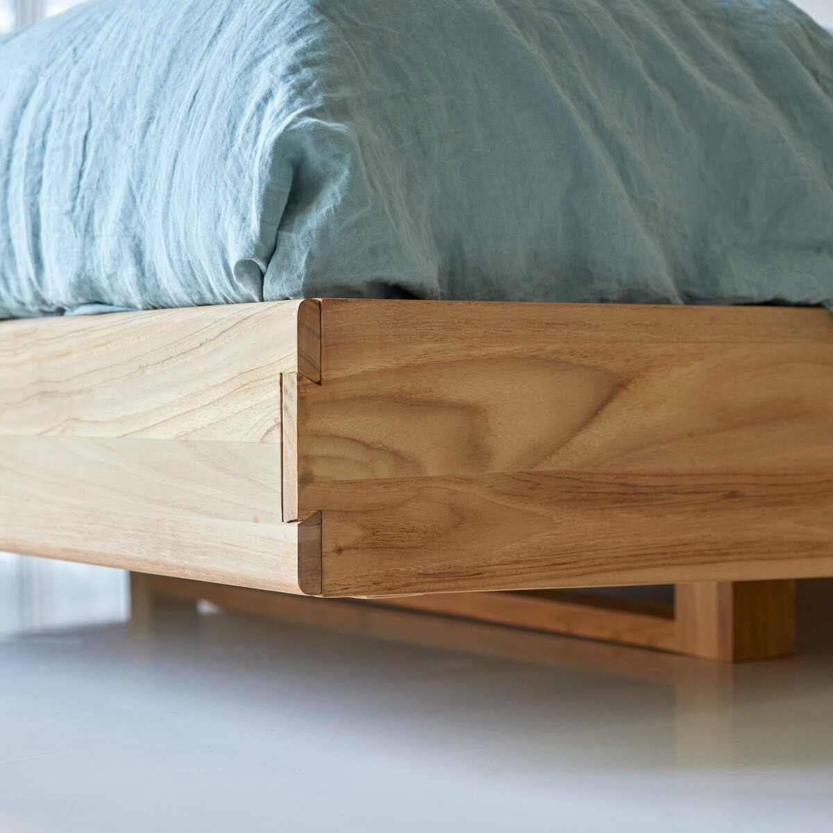 Flat - Bett aus massivem Teakholz 160x200 cm Flat - Bett aus massivem Teakholz 160x200 cm