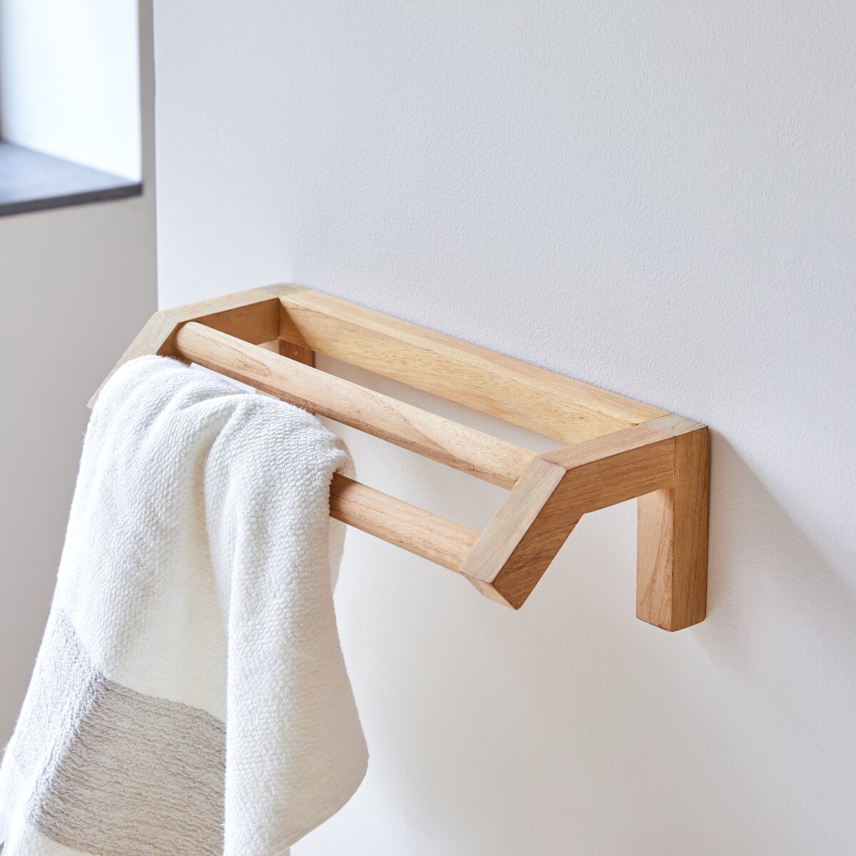 Towel deals stand wood