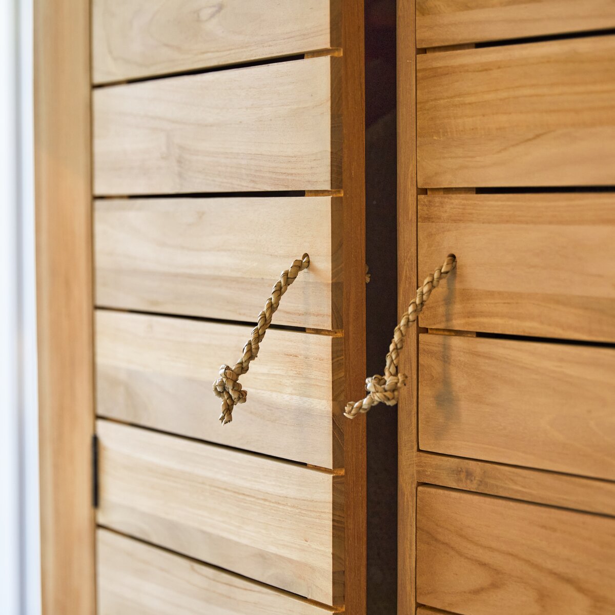 Minimalys - Armoire penderie en teck massif Minimalys - Armoire penderie en teck massif