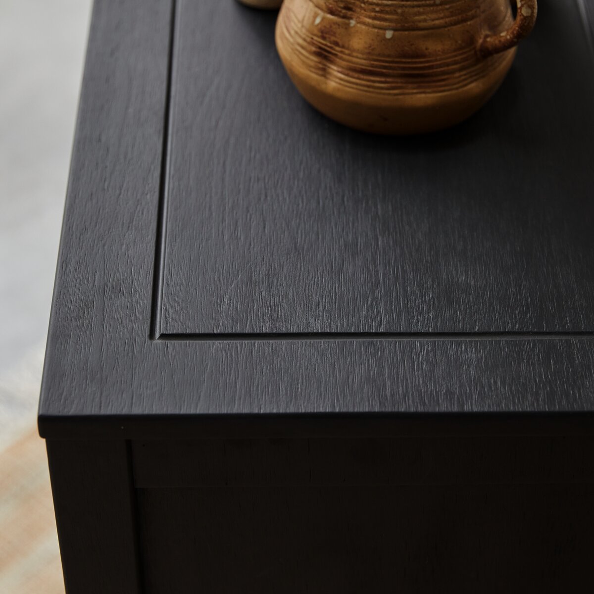Thaki Black - Credenza in pino massello 80 cm Thaki Black - Credenza in pino massello 80 cm