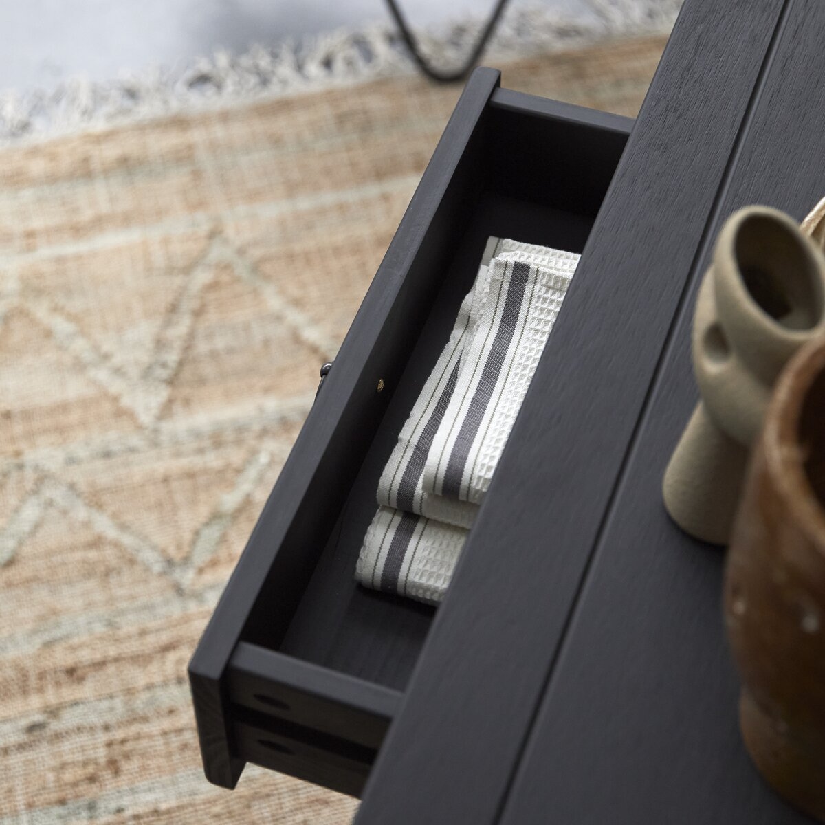 Thaki Black - 2-drawer console table in solid pine Thaki Black - 2-drawer console table in solid pine