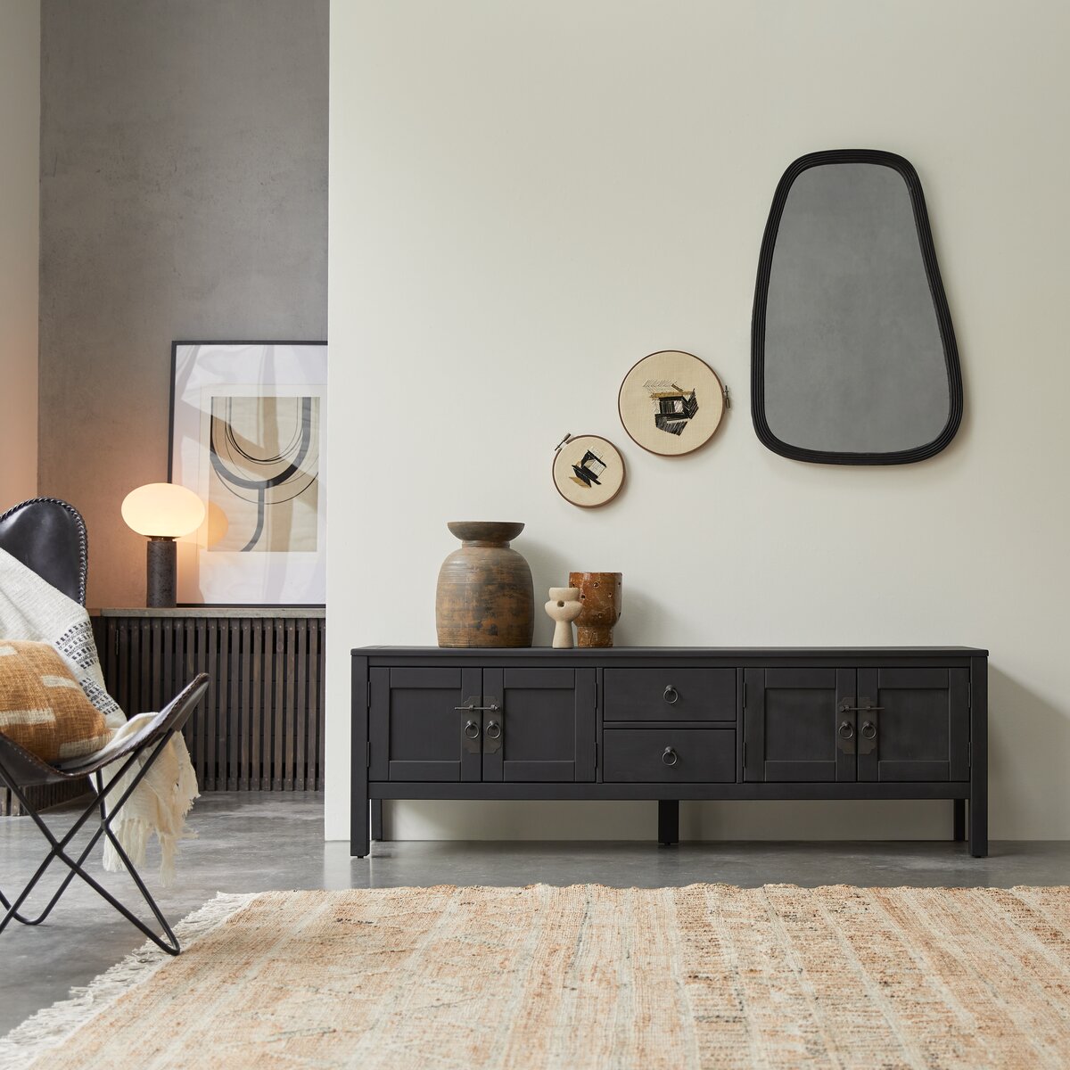 Thaki Black - Meuble TV en pin massif 170 cm Thaki Black - Meuble TV en pin massif 170 cm