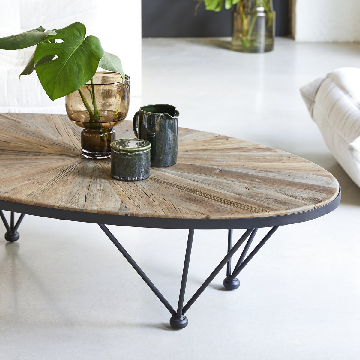Lancelot - Table basse en orme massif recyclé et métal Lancelot - Table basse en orme massif recyclé et métal