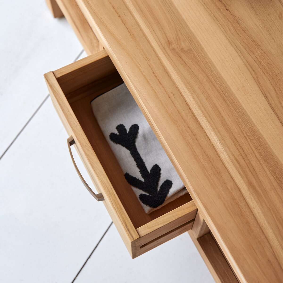 Vertigo - Couchtisch aus massivem Teakholz Vertigo - Couchtisch aus massivem Teakholz
