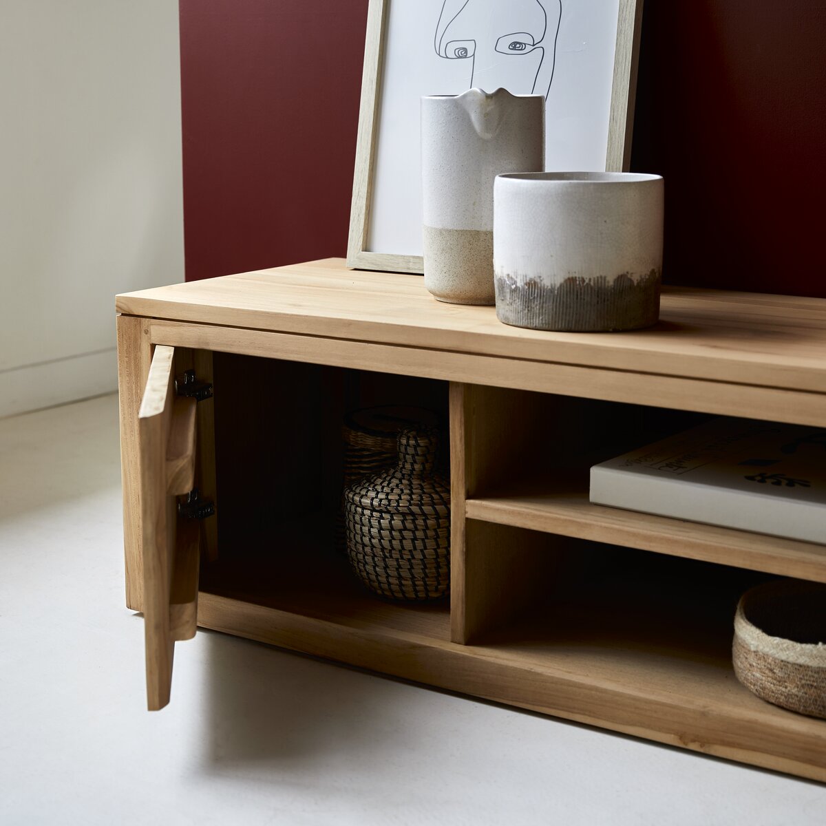 Basil - Mobile TV in teak 140 cm Basil - Mobile TV in teak 140 cm