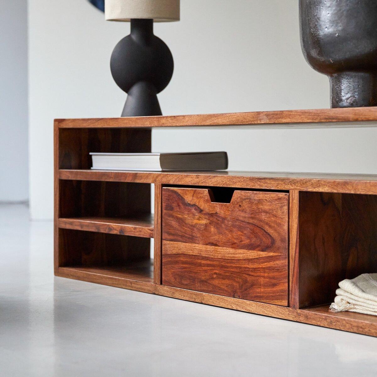 Kwarto - Mueble de TV en palisandro macizo 170 cm Kwarto - Mueble de TV en palisandro macizo 170 cm