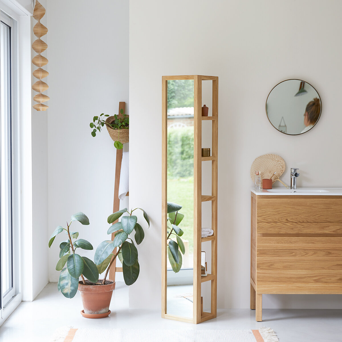 Twig - Hochschrank aus massivem Teak Twig - Hochschrank aus massivem Teak