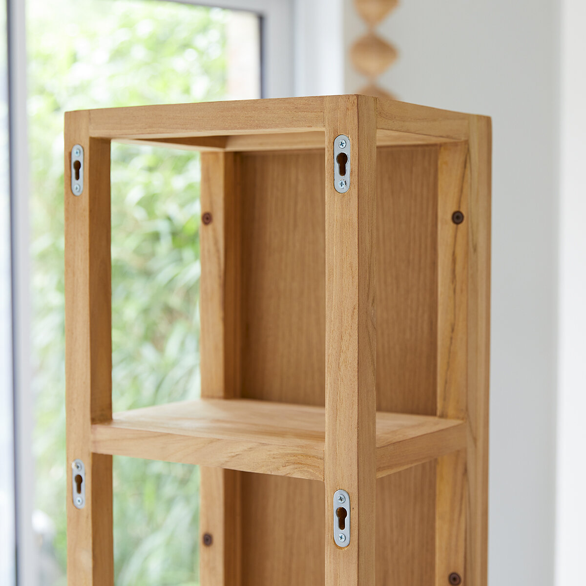 Twig - Hochschrank aus massivem Teak Twig - Hochschrank aus massivem Teak