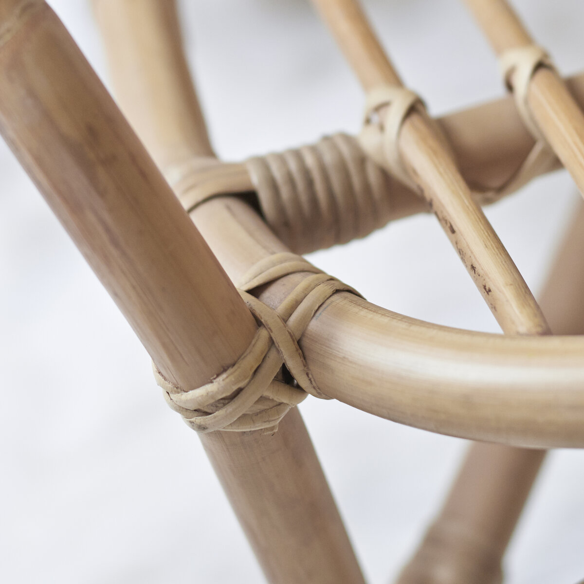 Chaise en rotin naturel - Assise à accoudoirs pour le salon - Tikamoon