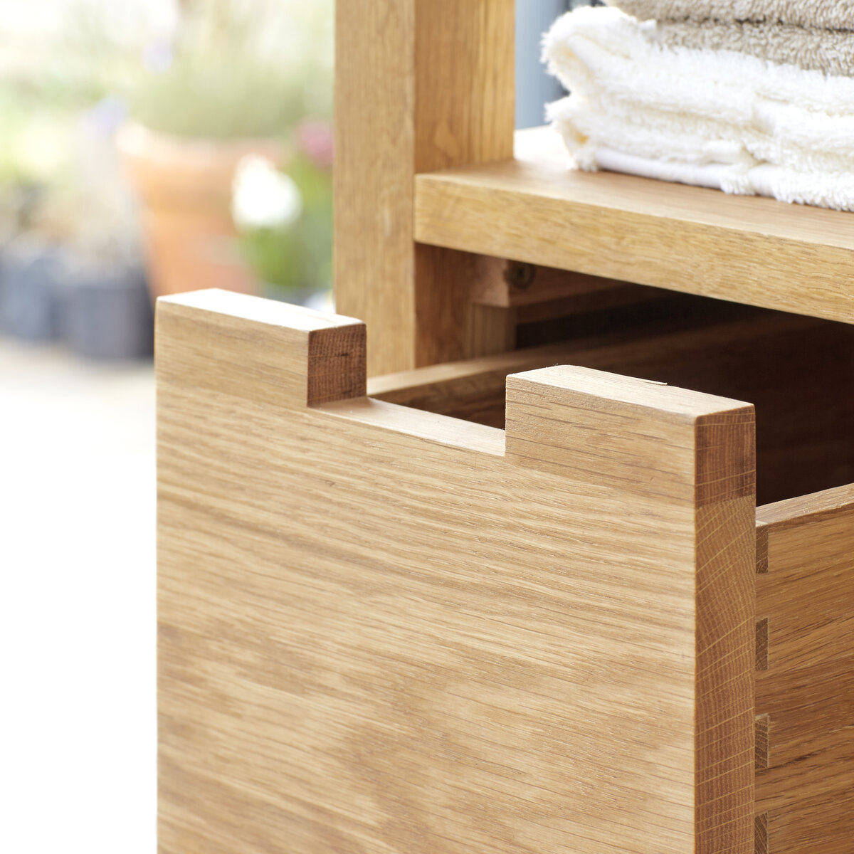 Serena - Hochschrank aus massivem Eichenholz Serena - Hochschrank aus massivem Eichenholz