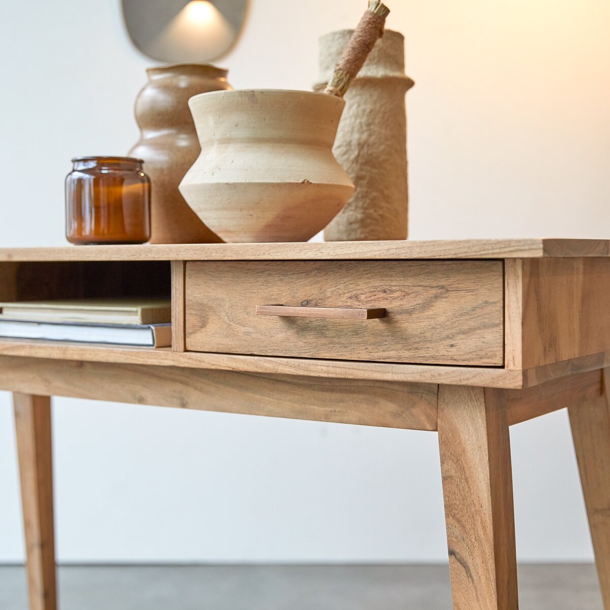 Tavolo scrivania in legno massello di tiglio L184xPR92xH78 cm. Made in Italy