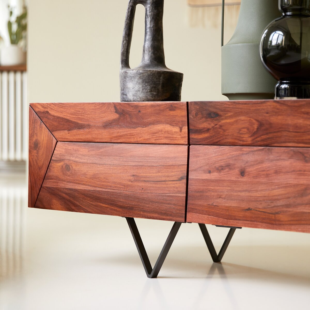 Metric sheesham store tv stand