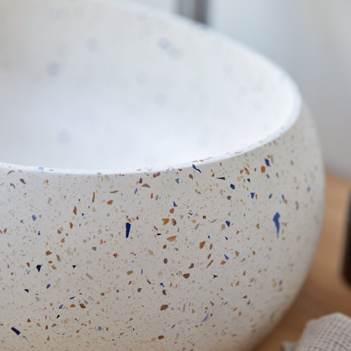 Orion - Lavabo in battuto di terrazzo confetti Orion - Lavabo in battuto di terrazzo confetti