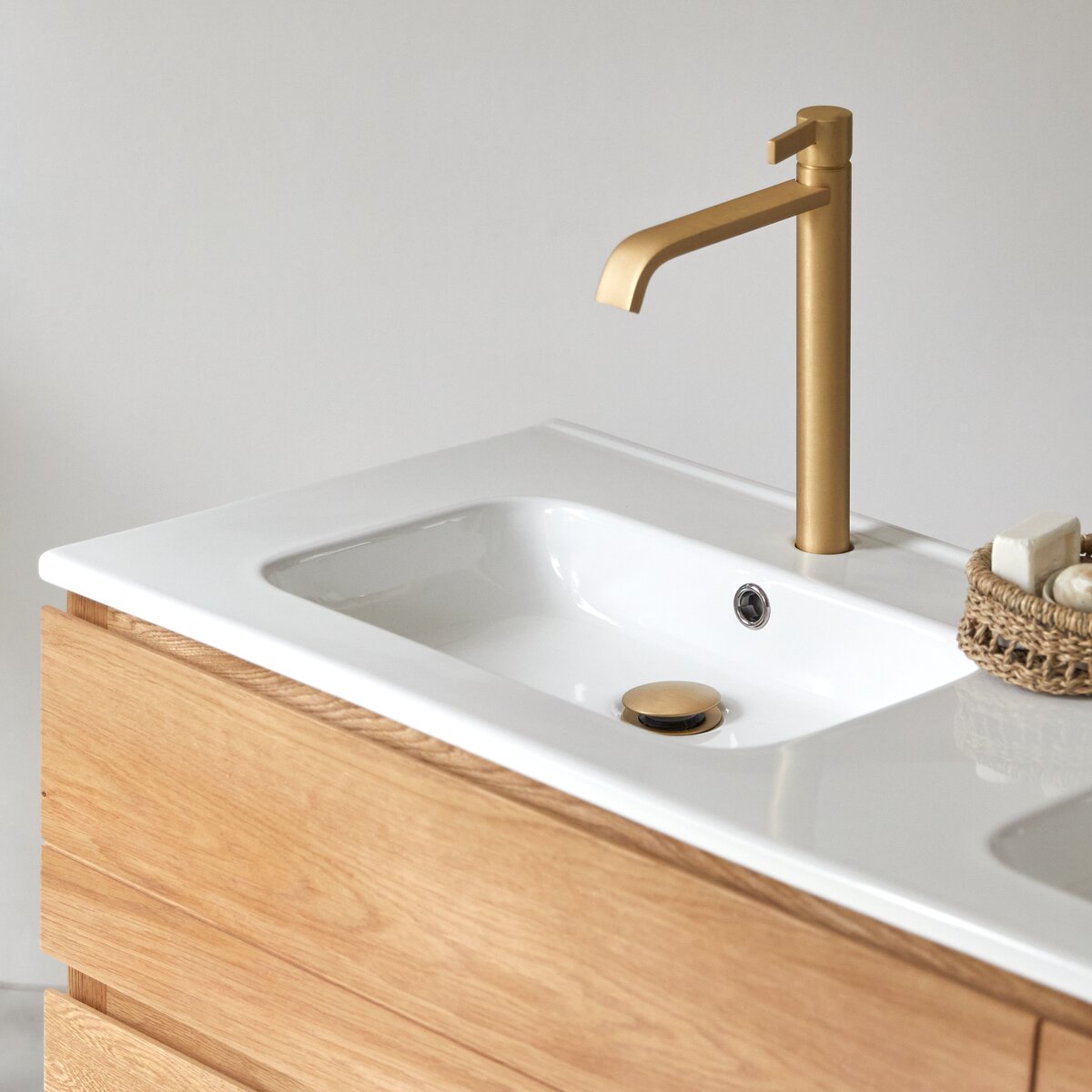 Easy - Meuble salle de bain en chêne massif et céramique 120 cm Easy - Meuble salle de bain en chêne massif et céramique 120 cm