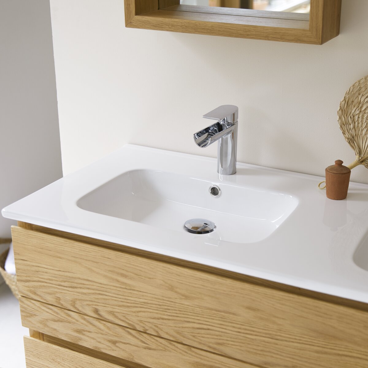 Easy - Meuble salle de bain en chêne massif et céramique 120 cm Easy - Meuble salle de bain en chêne massif et céramique 120 cm