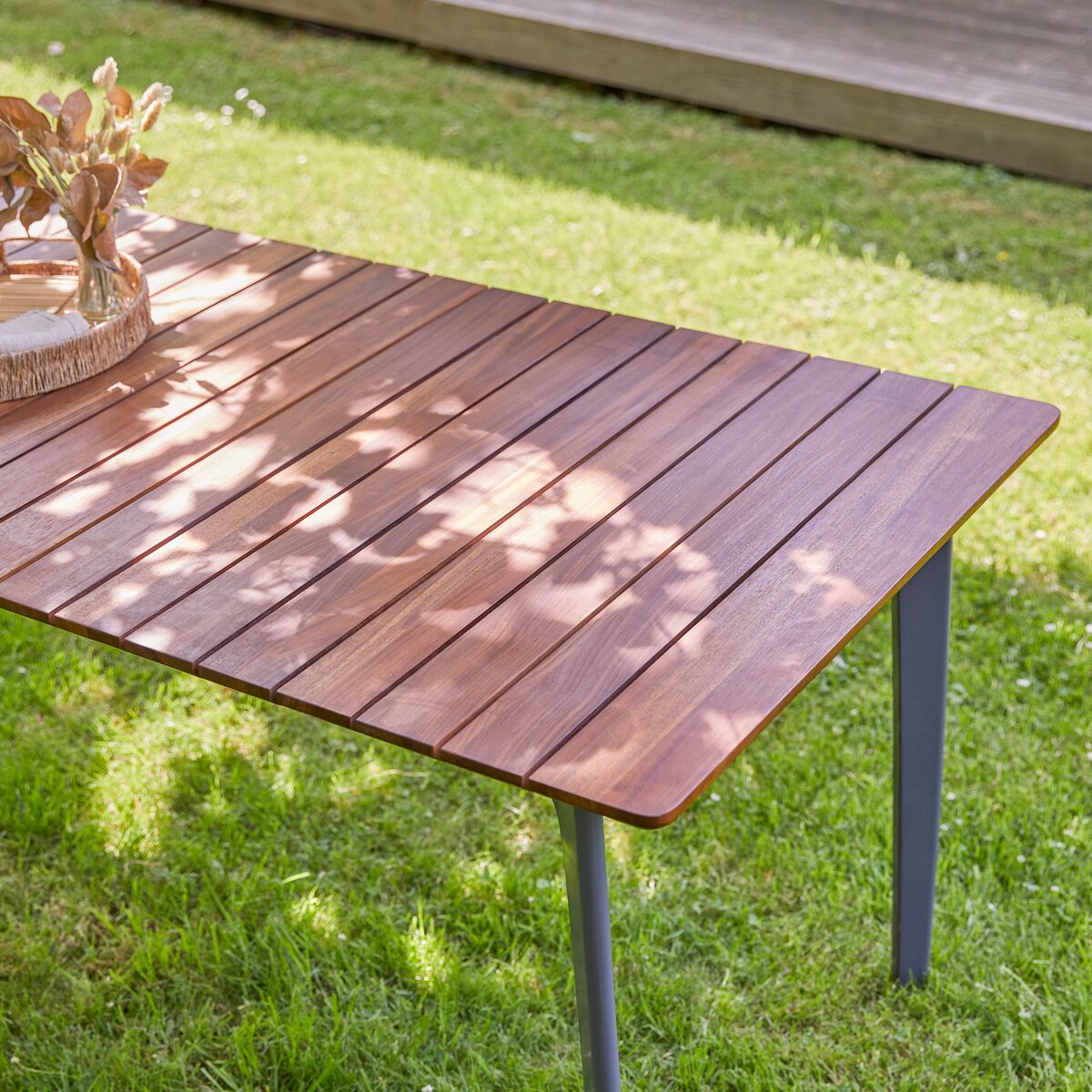 Table de repas en teck et métal 180x90cm - Meuble de jardin - Tikamoon