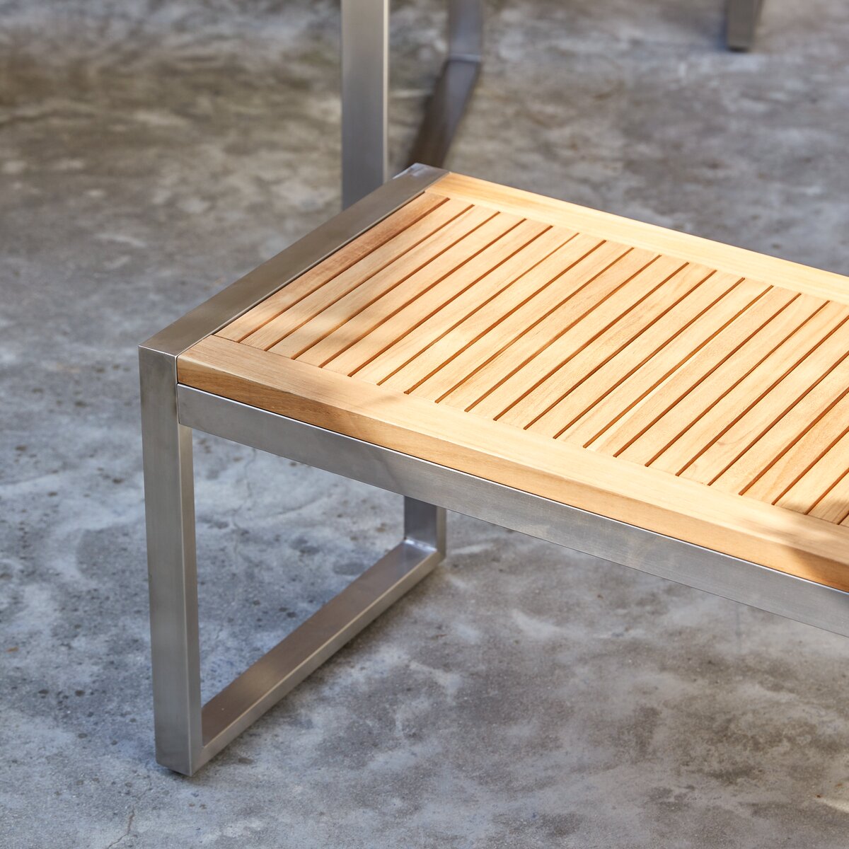 Arno - Banc de jardin en teck massif et inox Arno - Banc de jardin en teck massif et inox