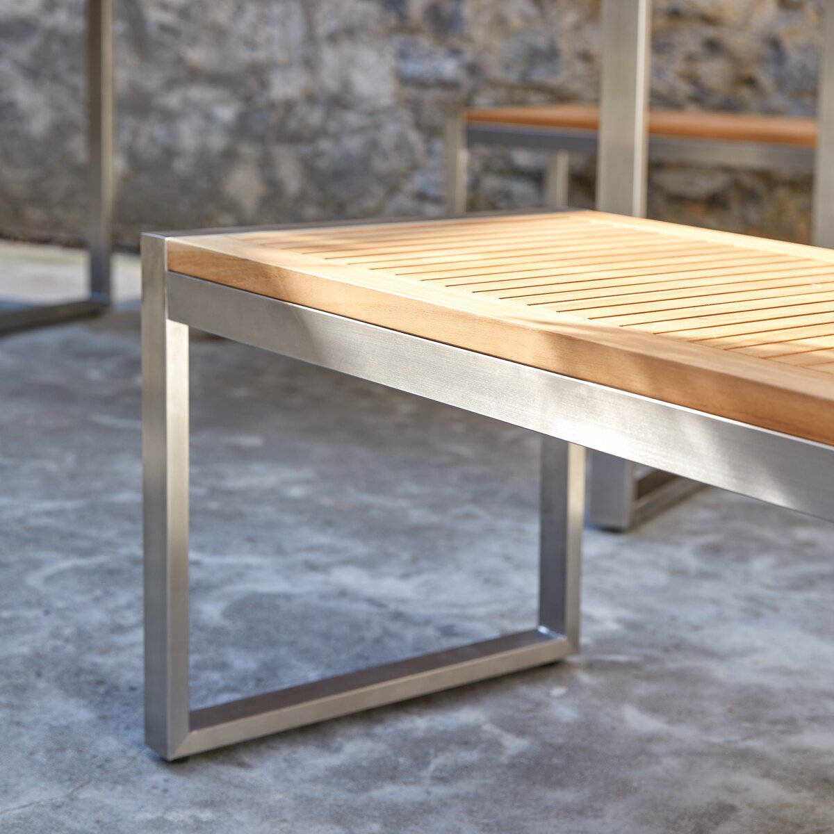 Arno - Banc de jardin en teck massif et inox Arno - Banc de jardin en teck massif et inox