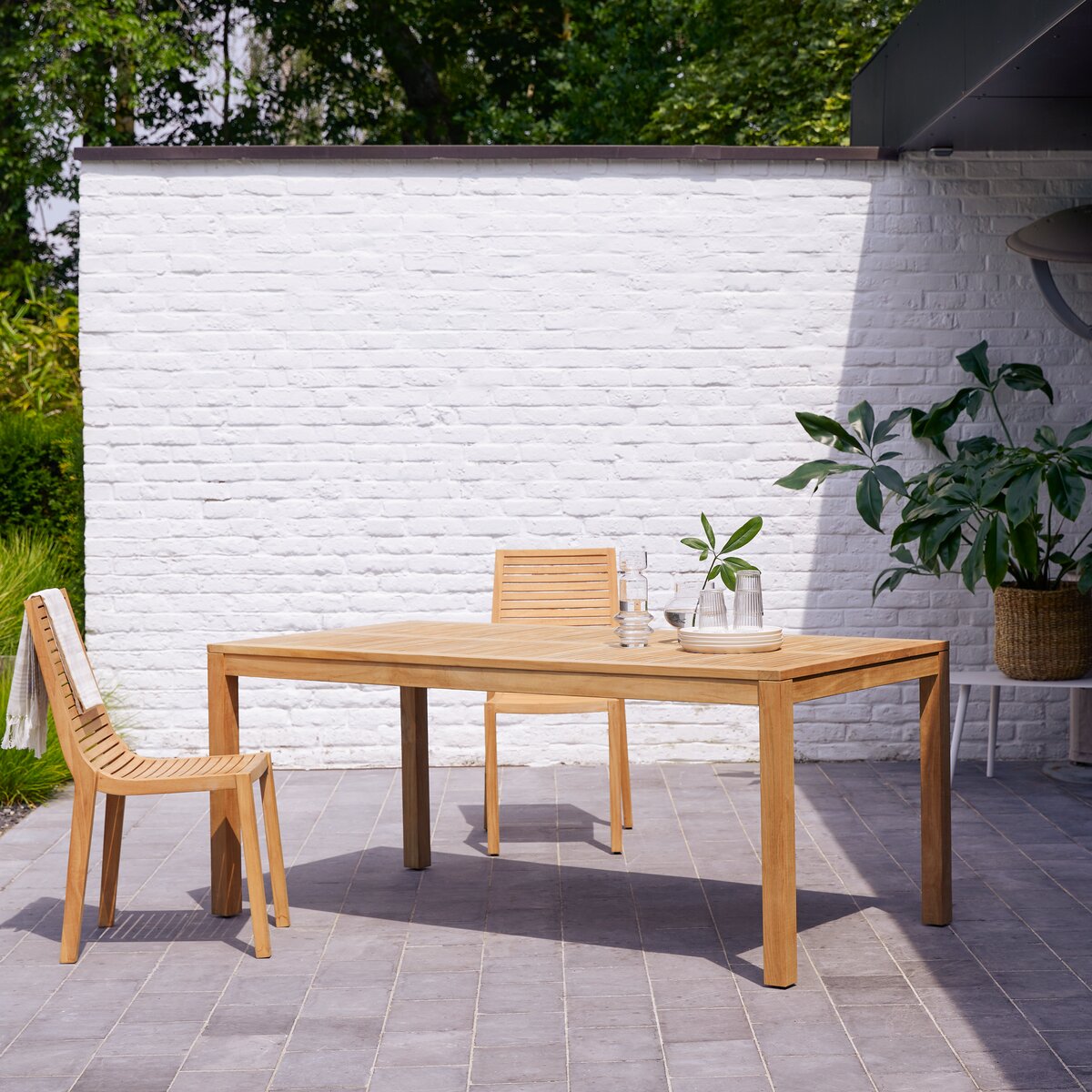 Teo - Table de jardin en teck massif 6/8 pers. Teo - Table de jardin en teck massif 6/8 pers.