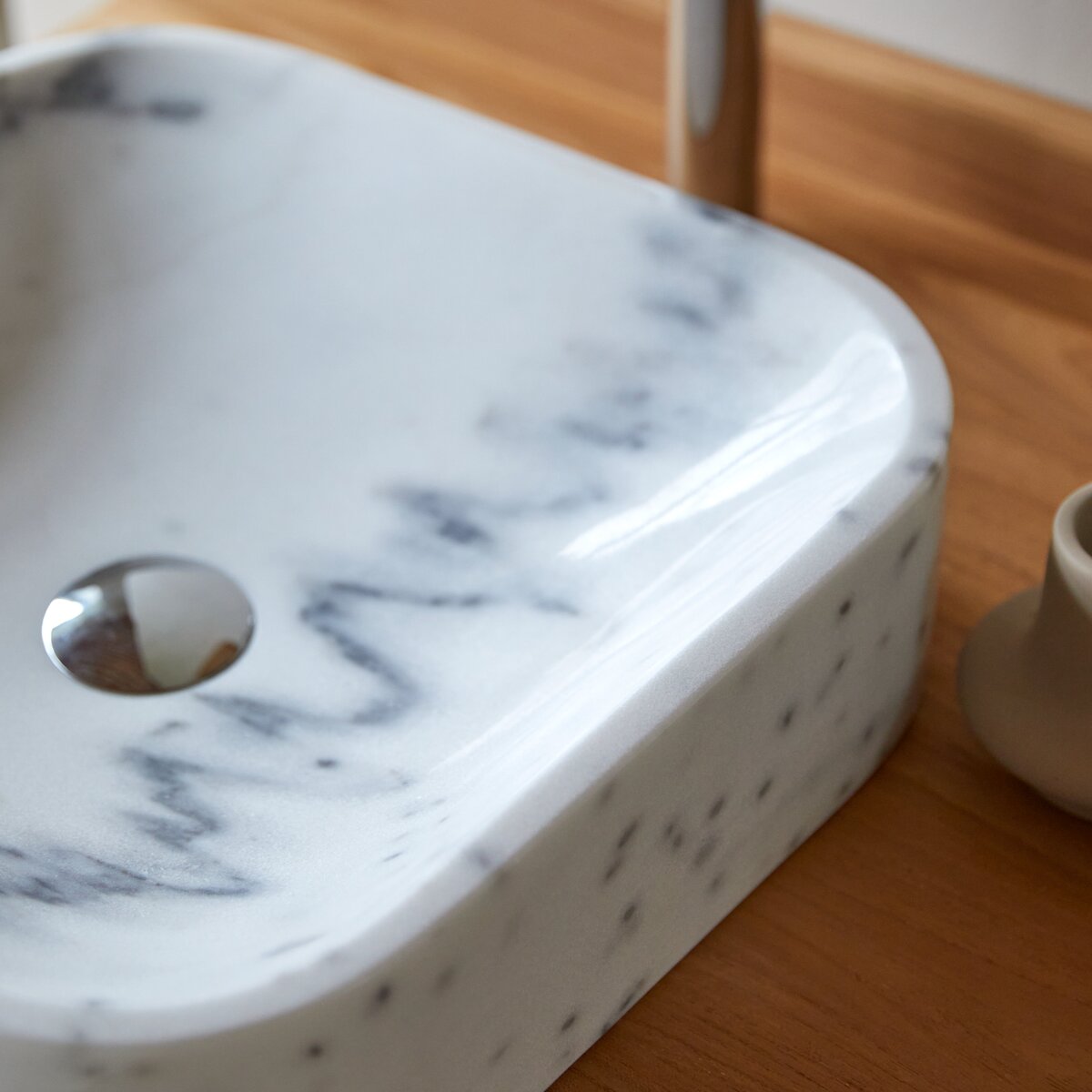 Perseus - White marble Washbasin Perseus - White marble Washbasin
