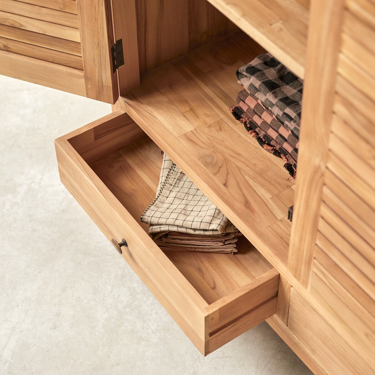 Solid teak Wardrobe Bedroom / Cupboards & Wardrobes Tikamoon