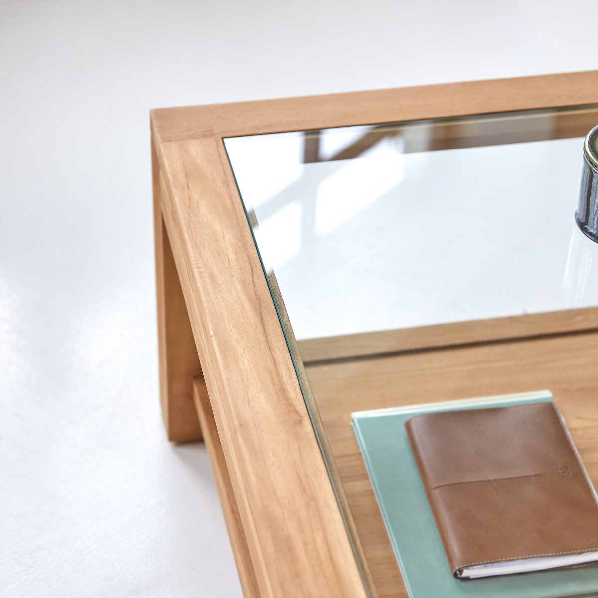 Perle - Couchtisch aus massivem Teakholz Perle - Couchtisch aus massivem Teakholz