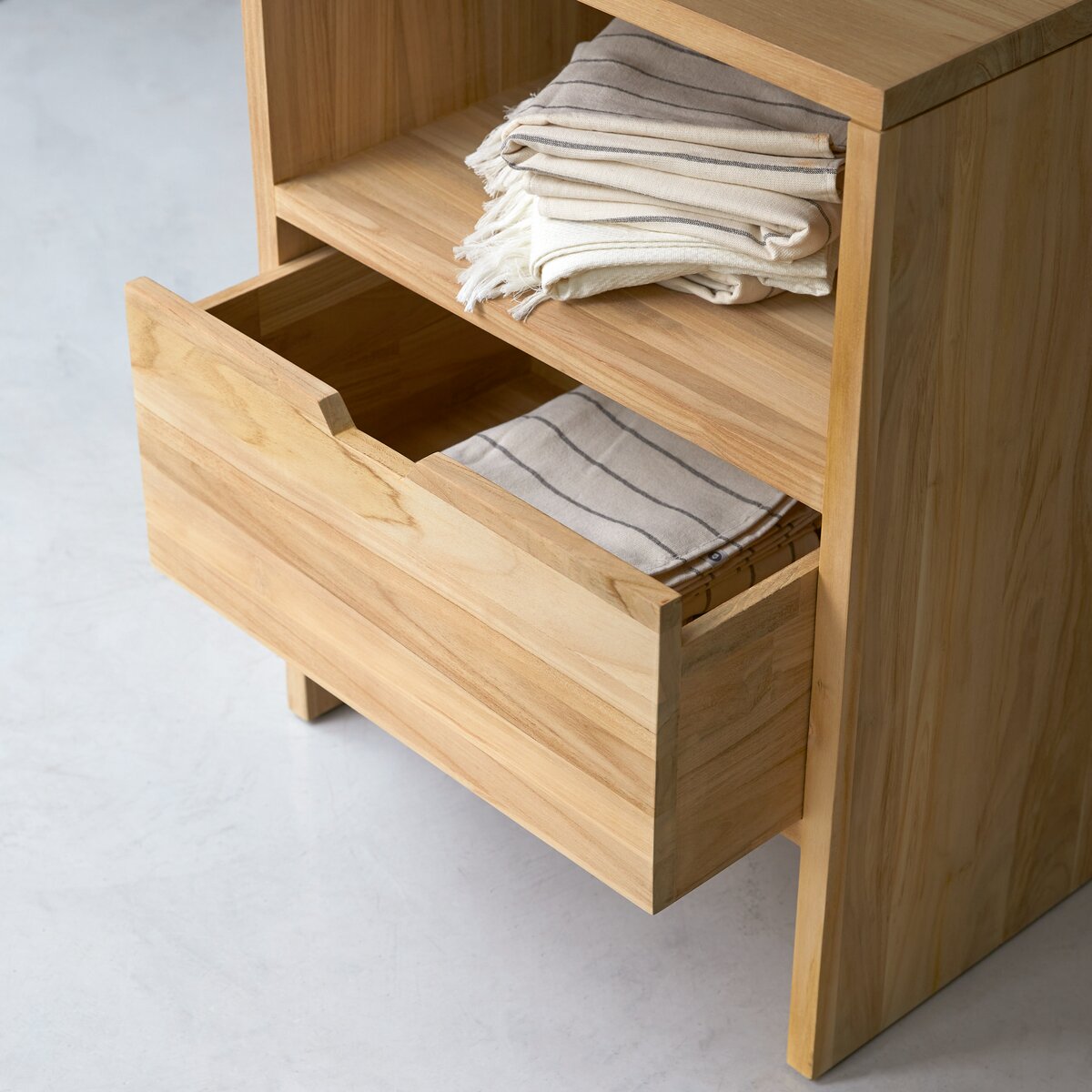 Kwarto - Waschtischunterschrank aus massivem Teakholz 60 cm Kwarto - Waschtischunterschrank aus massivem Teakholz 60 cm