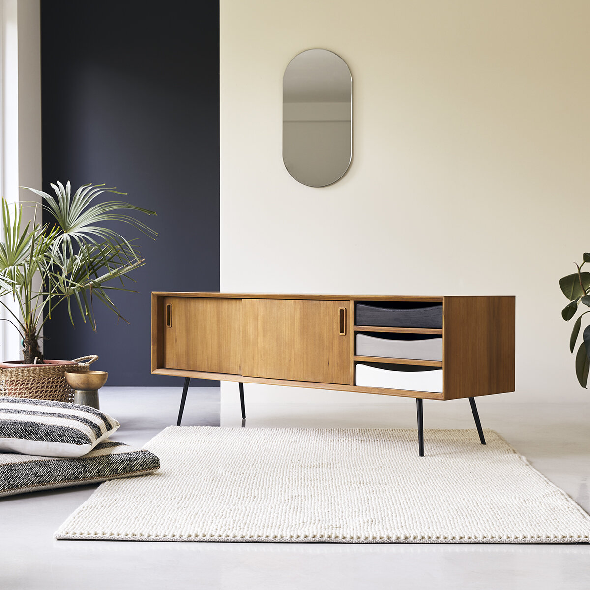 Ruben - Mobile TV in teak 155 cm Ruben - Mobile TV in teak 155 cm