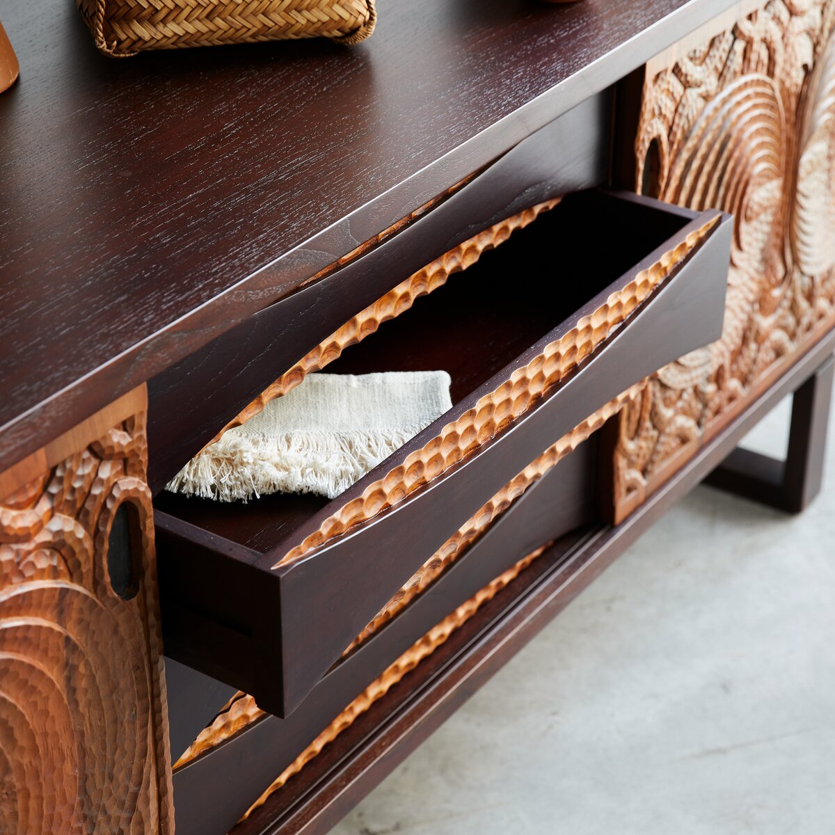 Frida - Buffet en acajou massif 205 cm Frida - Buffet en acajou massif 205 cm