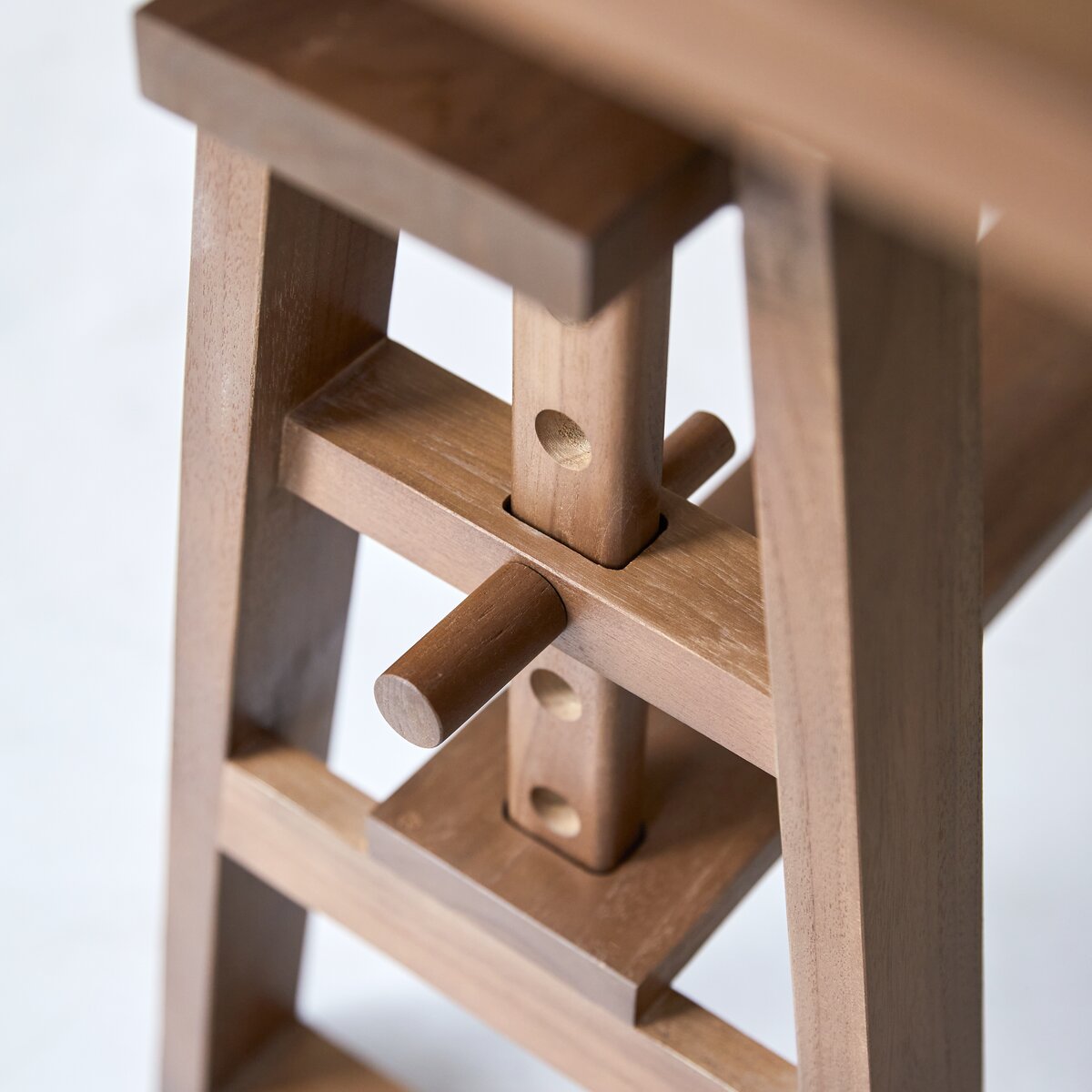 Trestle - Tavolo in teak massello 6/8 pers. Trestle - Tavolo in teak massello 6/8 pers.