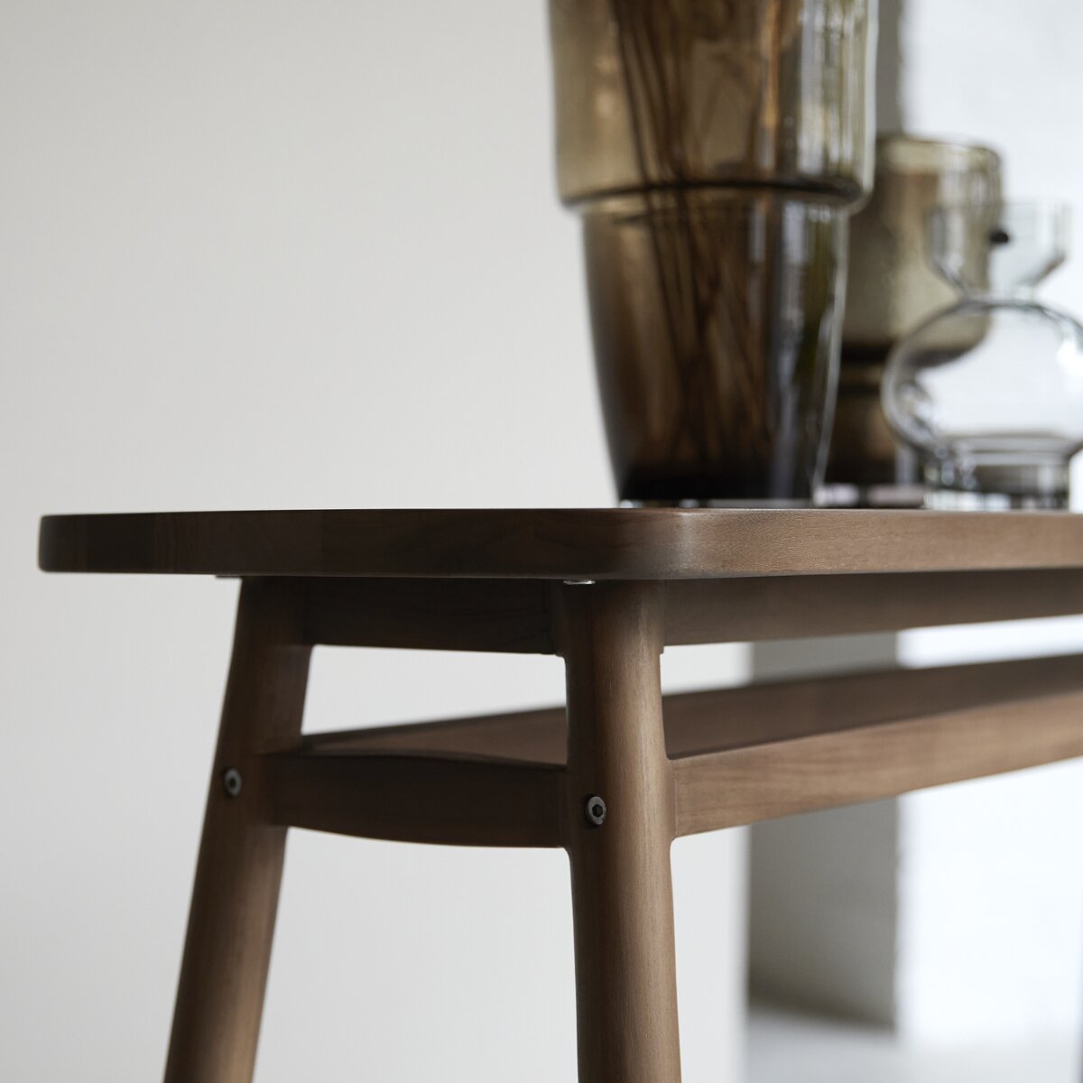 Twist - Konsole aus massivem Teakholz Twist - Konsole aus massivem Teakholz