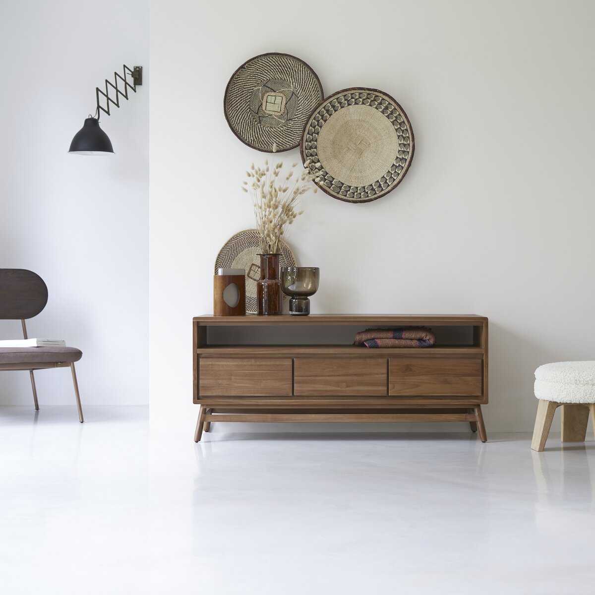 Twist - Mobile TV in teak massello 130 cm Twist - Mobile TV in teak massello 130 cm