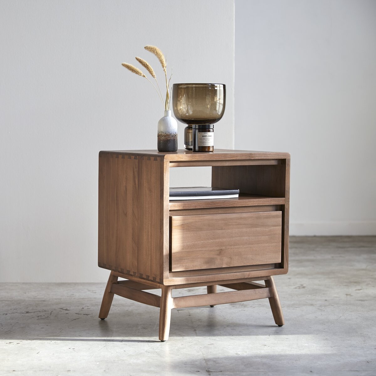 Twist - Comodino in teak massello riciclato Twist - Comodino in teak massello riciclato