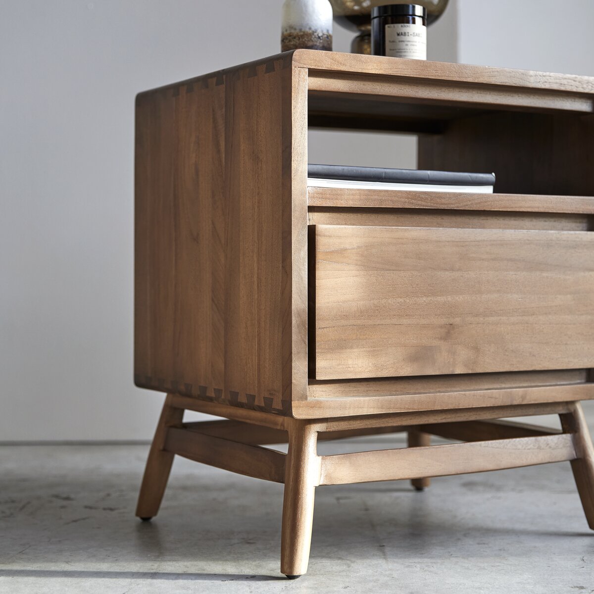 Twist - Comodino in teak massello riciclato Twist - Comodino in teak massello riciclato