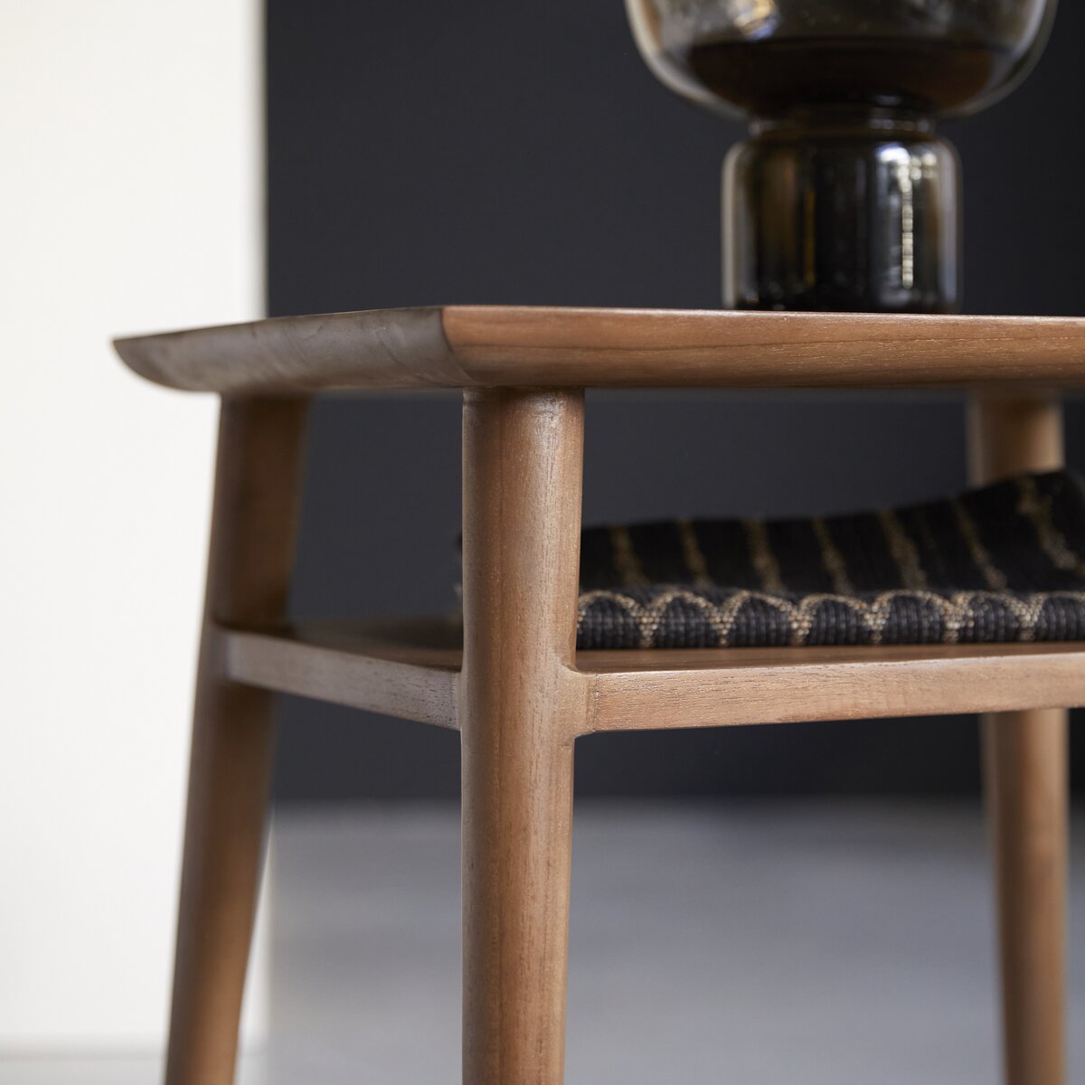 Vintage - Nachttisch aus massivem Teakholz Vintage - Nachttisch aus massivem Teakholz