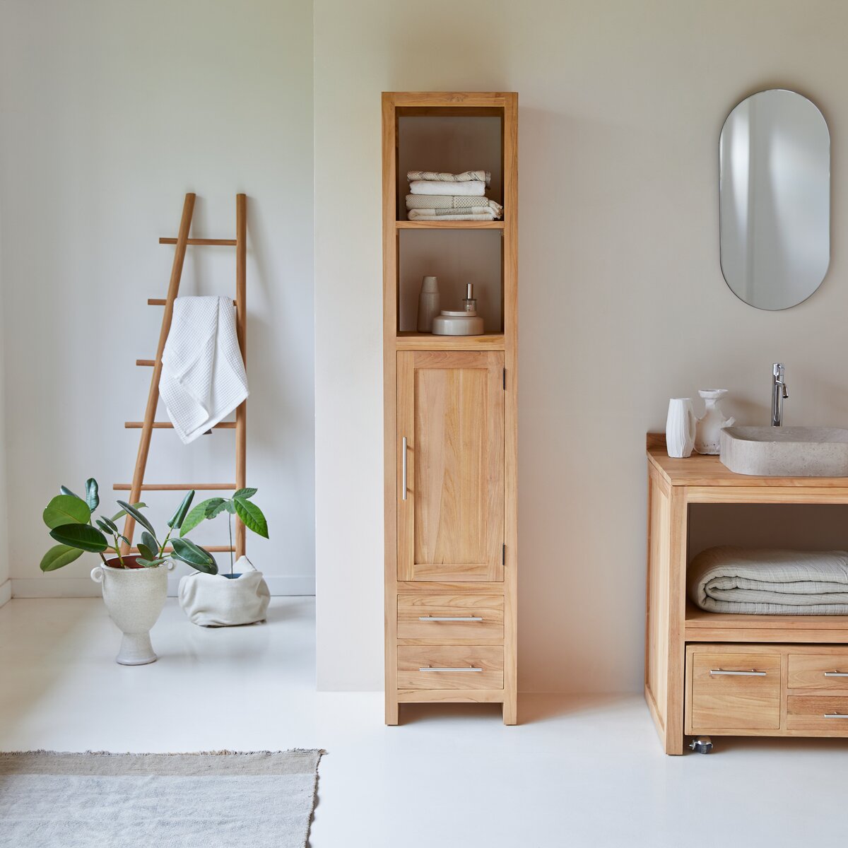 Armario alto simple en teca - Mueble de almacenamiento Cuarto de baño  Minimalys - Tikamoon