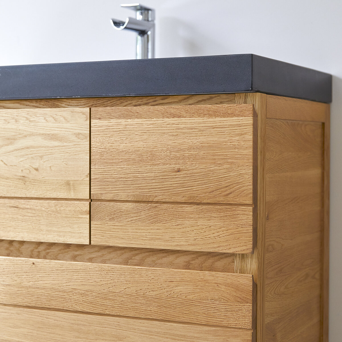 Easy - Badezimmermöbel aus massiver Eiche und Lavastein 80 cm Easy - Badezimmermöbel aus massiver Eiche und Lavastein 80 cm