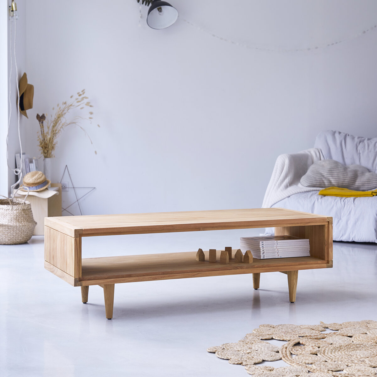 Jonàk - Couchtisch aus massivem Teakholz Jonàk - Couchtisch aus massivem Teakholz