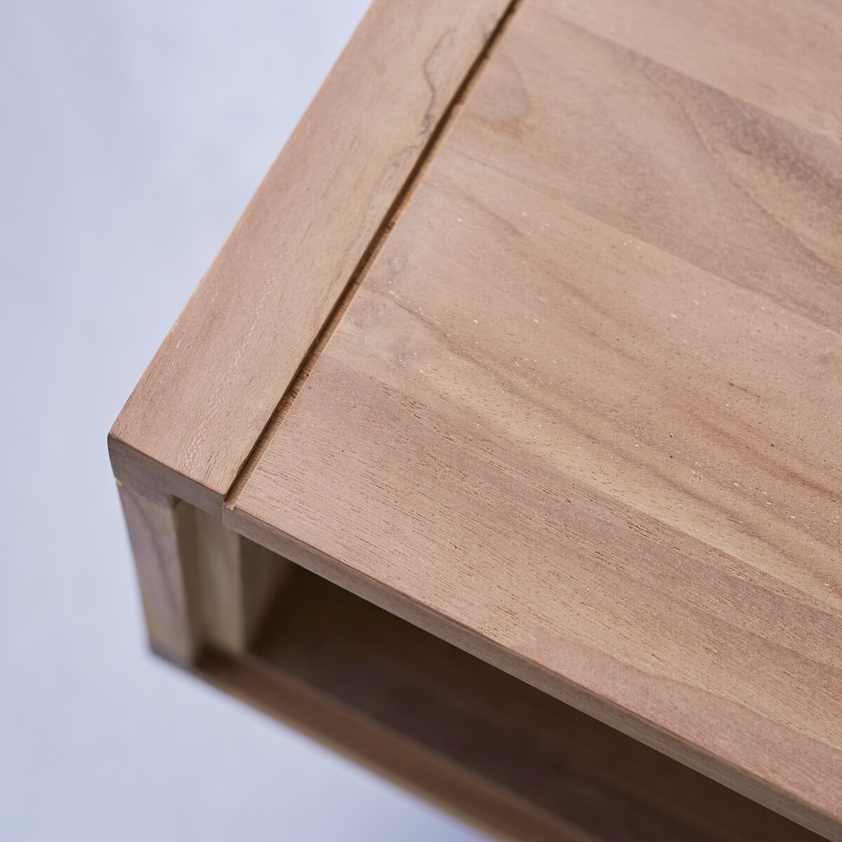 Jonàk - Couchtisch aus massivem Teakholz Jonàk - Couchtisch aus massivem Teakholz