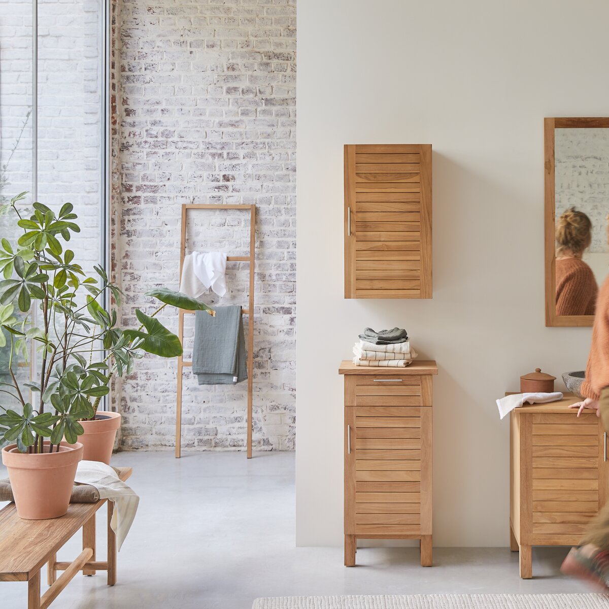 Soho - Mueble bajo en teca maciza Soho - Mueble bajo en teca maciza