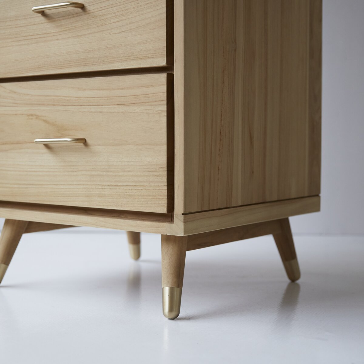 Kort - Hochkommode aus massivem Teakholz Kort - Hochkommode aus massivem Teakholz
