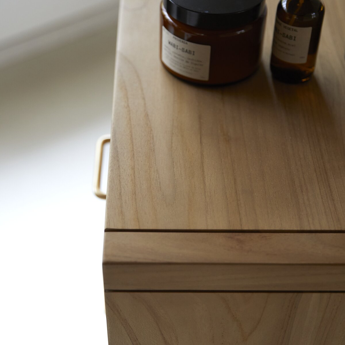 Kort - Hochkommode aus massivem Teakholz Kort - Hochkommode aus massivem Teakholz
